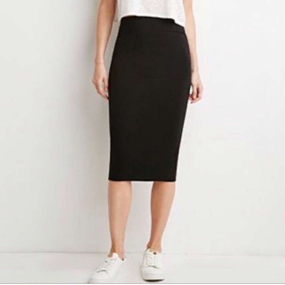 ISO size small black old navy skirt, material 95% rayon, 5% spandex.